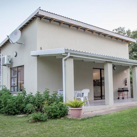 870 On Riverview Drive Mtubatuba Bagian luar foto